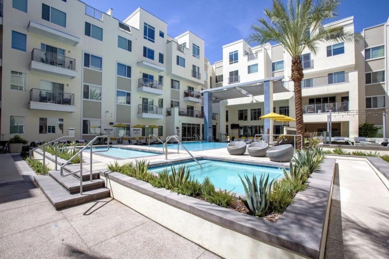 Paradise Cozysuites Under The Palms With Jacuzzi 18 Phoenix Exterior photo