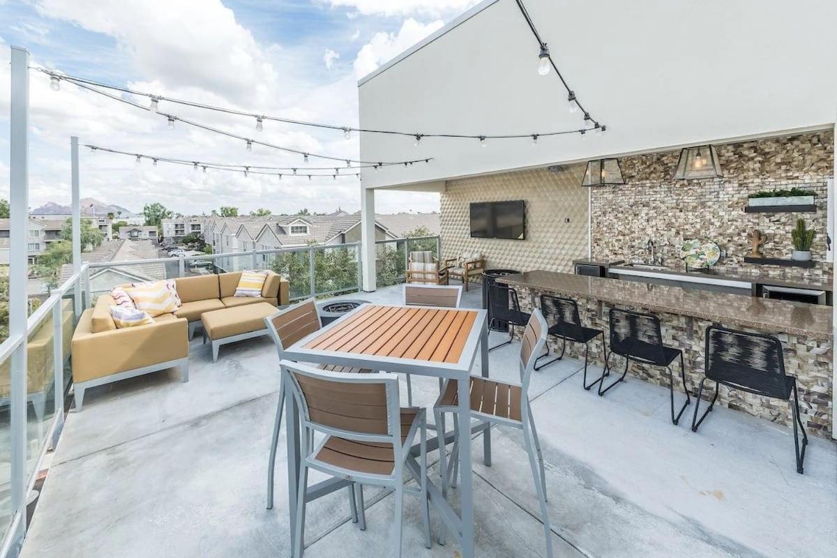Paradise Cozysuites Under The Palms With Jacuzzi 18 Phoenix Exterior photo
